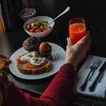 Canal House Hotel 4*