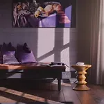 Hotel Canal House 4*