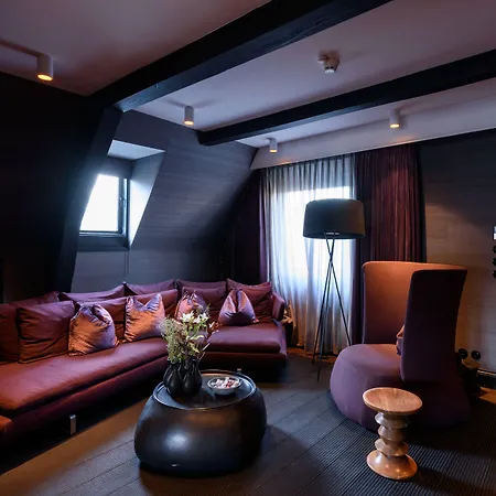Canal House Hotell