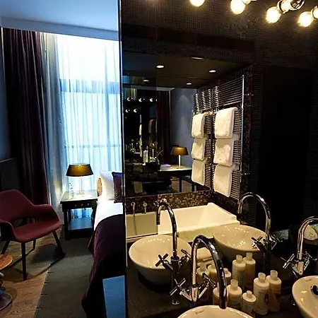 Canal House Hotell