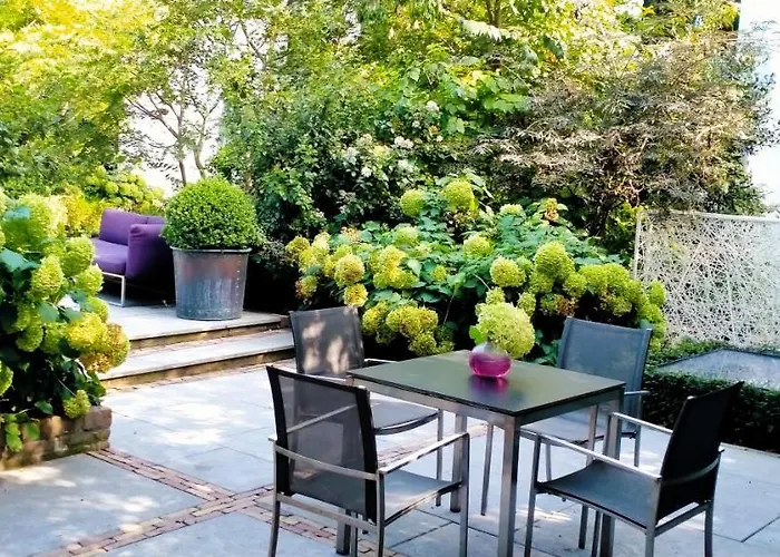 Hotel Canal House 4*