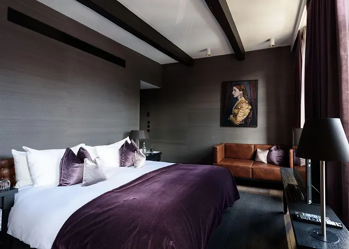 Hotel Canal House 4*